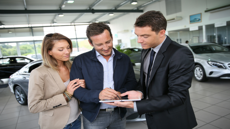 Berwyn Car Dealer Helping Clients find the Right Vehicle