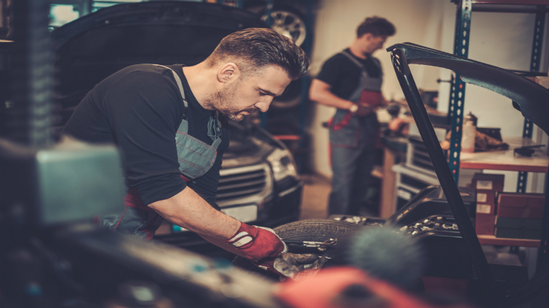 Services to Expect When You Take Your Vehicle to a Professional Body Shop