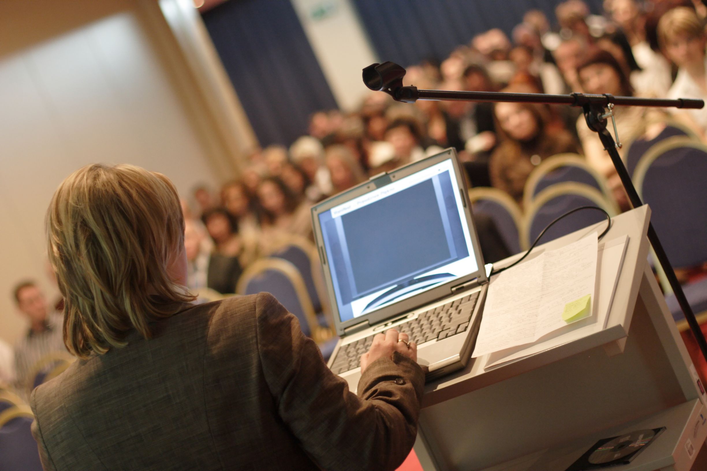 What Common Mistakes Do Famous Leadership Speakers Make