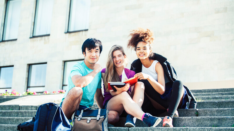Why You Should Move Off-Campus and Rent a Student Apartment Next Semester